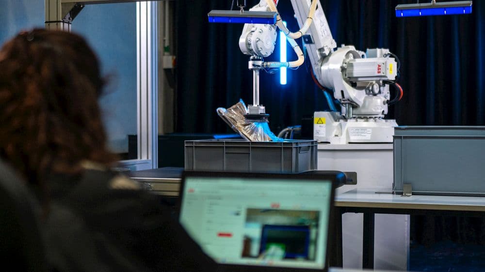 Schaeffler macht Wandelbots-Plattform zum Werksstandard — bis zu 40 Prozent niedrigere Automatisierungskosten