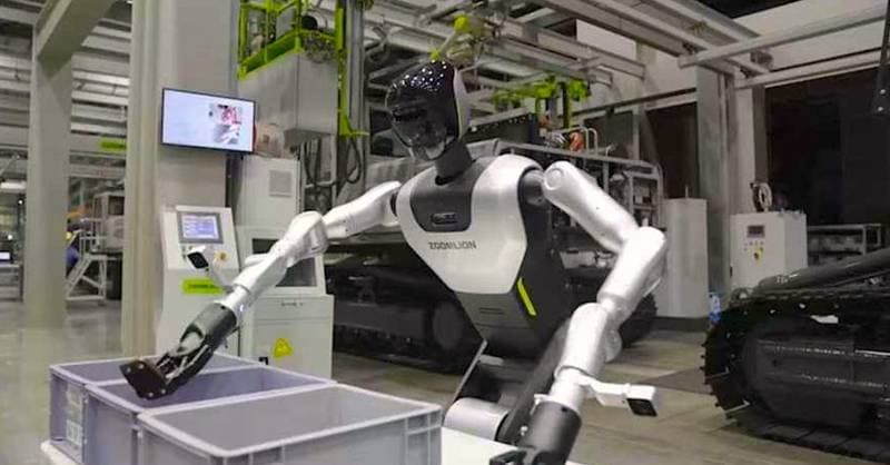 Der Humanoid von Zoomlion bei der Arbeit in einer Fabrikhalle (Quelle: Humanoid Guide)