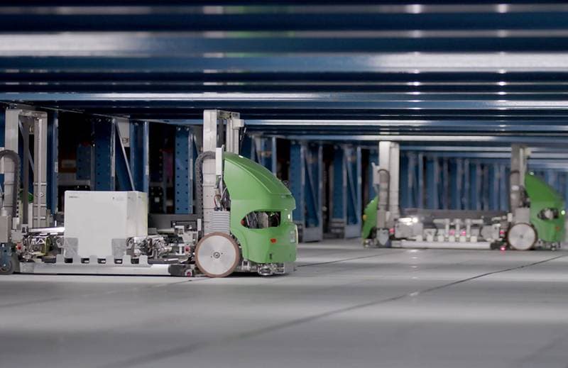 Mobile Roboter in einem Lager
