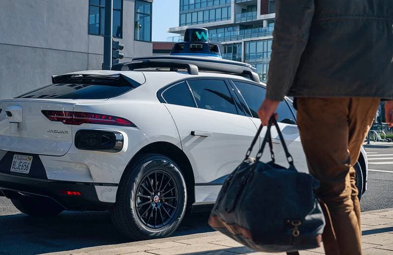 Waymo-Robotaxi in einer US-Stadt (Quelle: Waymo / The Robot Report)