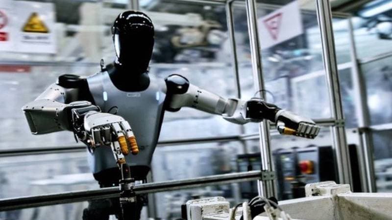 Humanoider Roboter an einer Montagestation in einem chinesischen Automobilwerk (Quelle: Humanoid Guide)