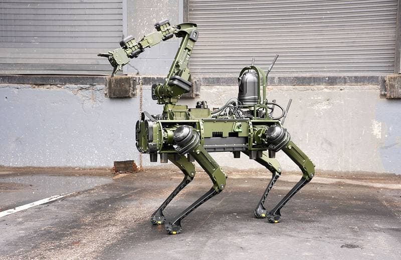 Militärischer Bodenroboter im Feldtest (Quelle: Ghost Robotics)