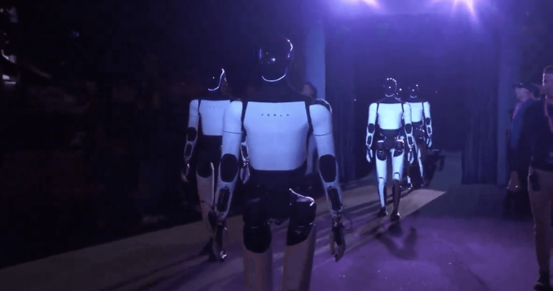 Tesla-Optimus-Roboter bei der Vorstellung 2024