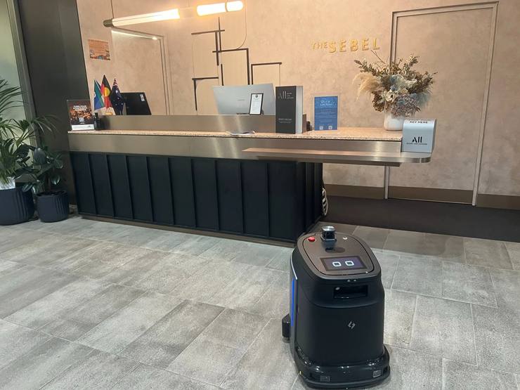 Roboter sind im Hotelgeschäft längst angekommen — wenn auch bisher vor allem als Reinigungs- und Transportsysteme statt 