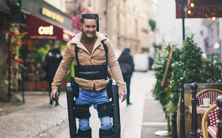 Wandercraft-Exoskelett beim Gehen: Die Baureihe Atalante läuft in über 150 Reha- und Forschungszentren Quelle: Wandercra