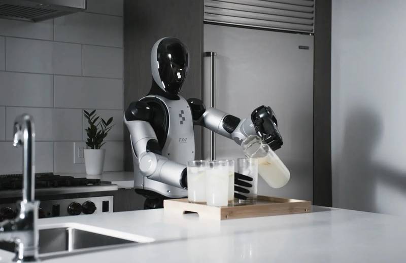 Alltagsaufgaben als Trainingsdaten: Ein Humanoide übt Handgriffe in der Küche Quelle: The Robot Report / Figure