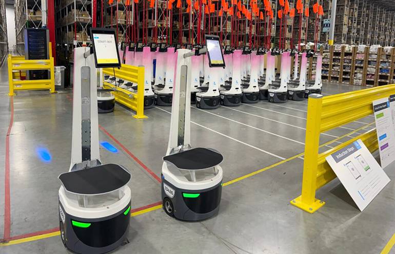 Lagerroboter im Fulfillment: Der Griff nach dem Einzelteil ist der teuerste Schritt in der Retourenlogistik. Quelle: The