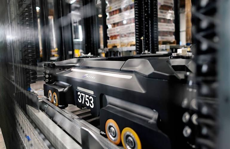 Automatisiertes Lagersystem mit Shuttle-Fahrzeug Quelle: The Robot Report