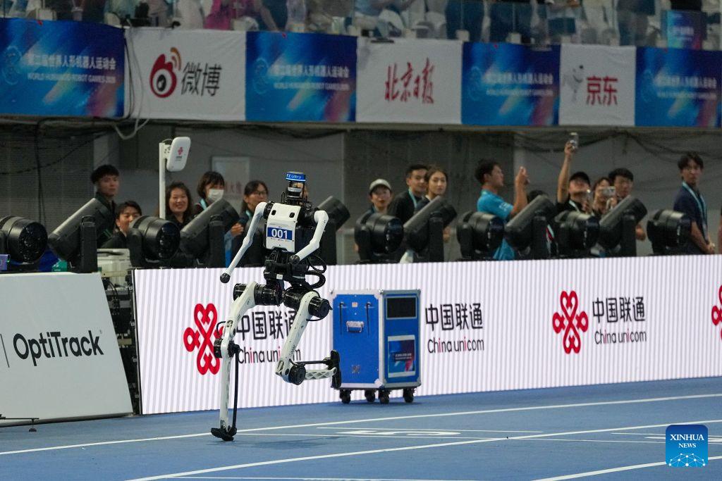 Tiangong beim 400-m-Lauf bei den World Humanoid Robot Games Quelle: Xinhua