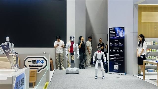 Messeimpression vom Release Day — humanoide Roboter stehen im Mittelpunkt Quelle: Digitimes.